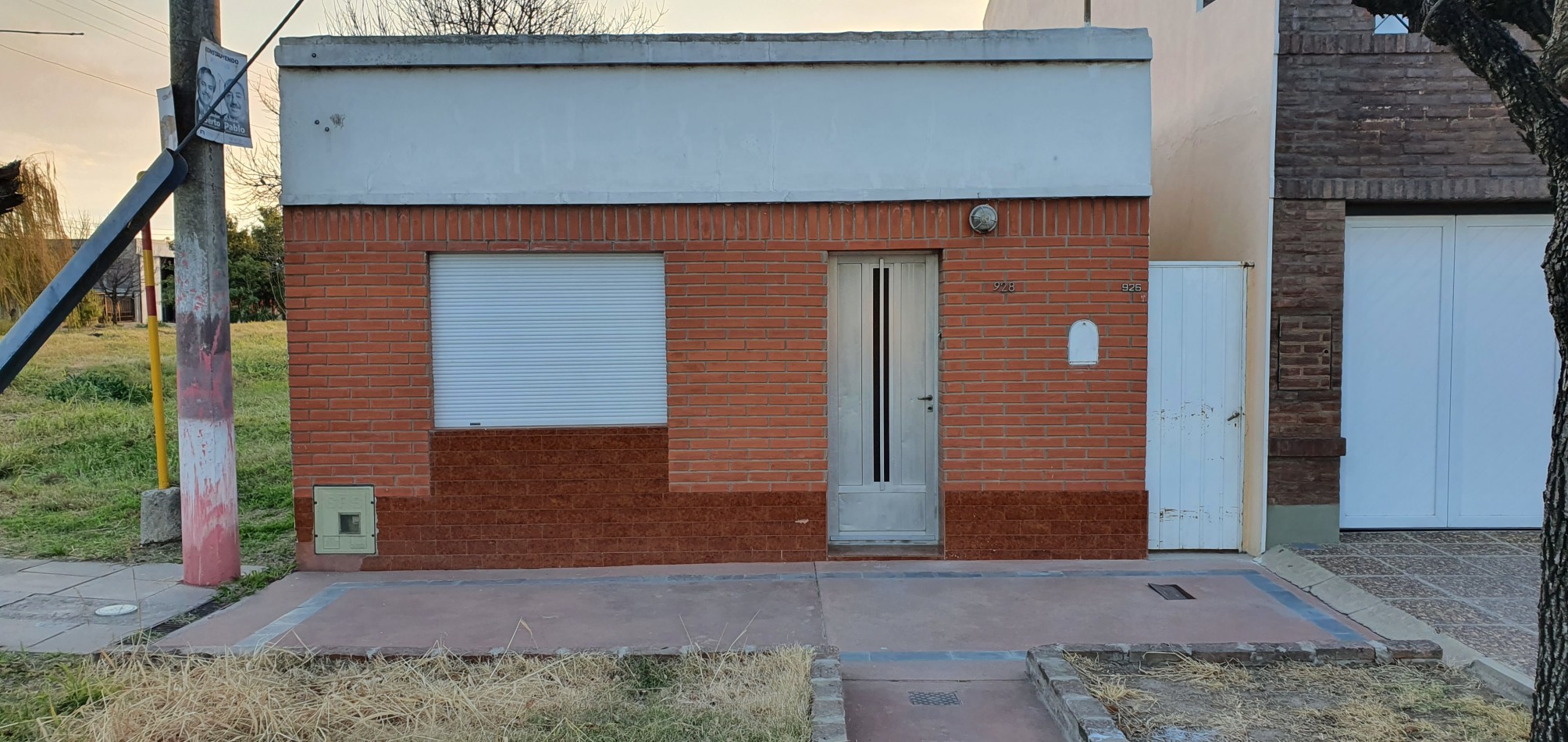 TERRA NOSTRA VENDE CASA ECONOMICA EN EXCELENTE UBICACION !!!...Cocina Comedor, 2 Dormitorios y Baño. Todos los Servicios. GRAN OPORTUNIDAD !!!