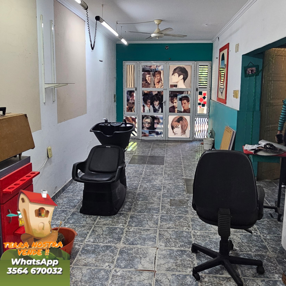 CASA CON LOCAL COMERCIAL !!