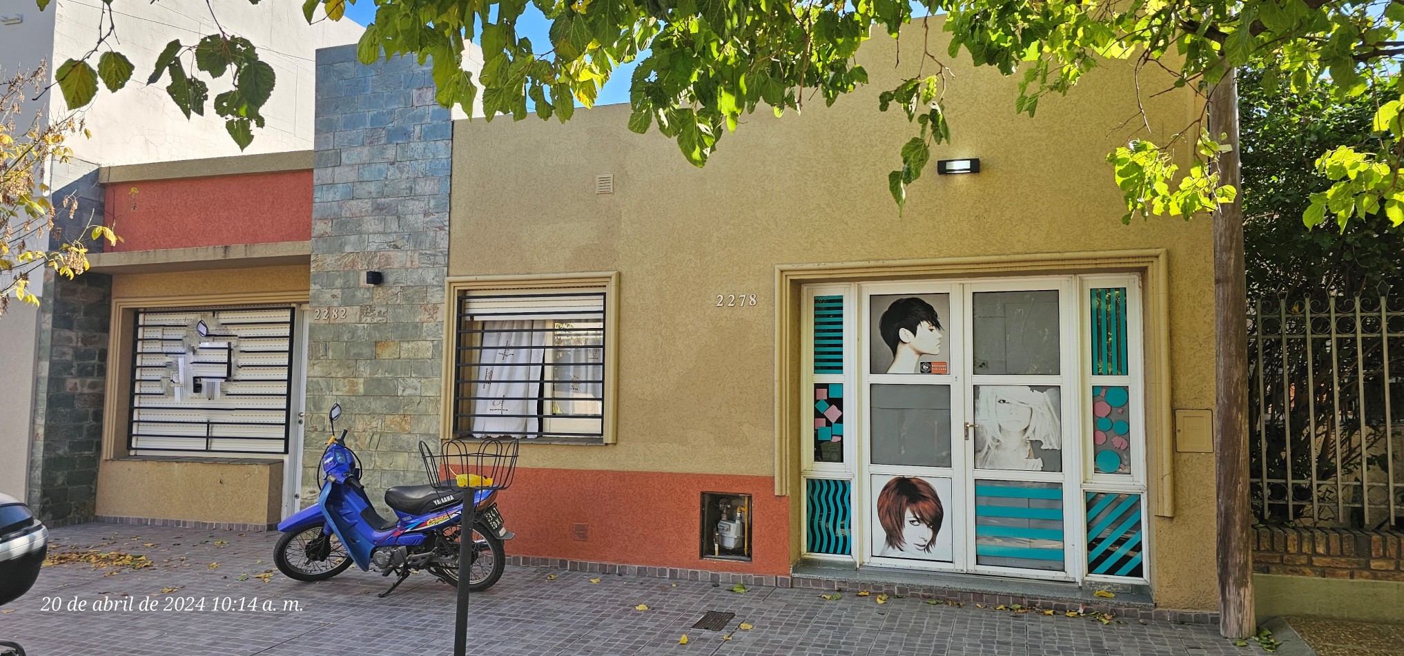 CASA CON LOCAL COMERCIAL !!