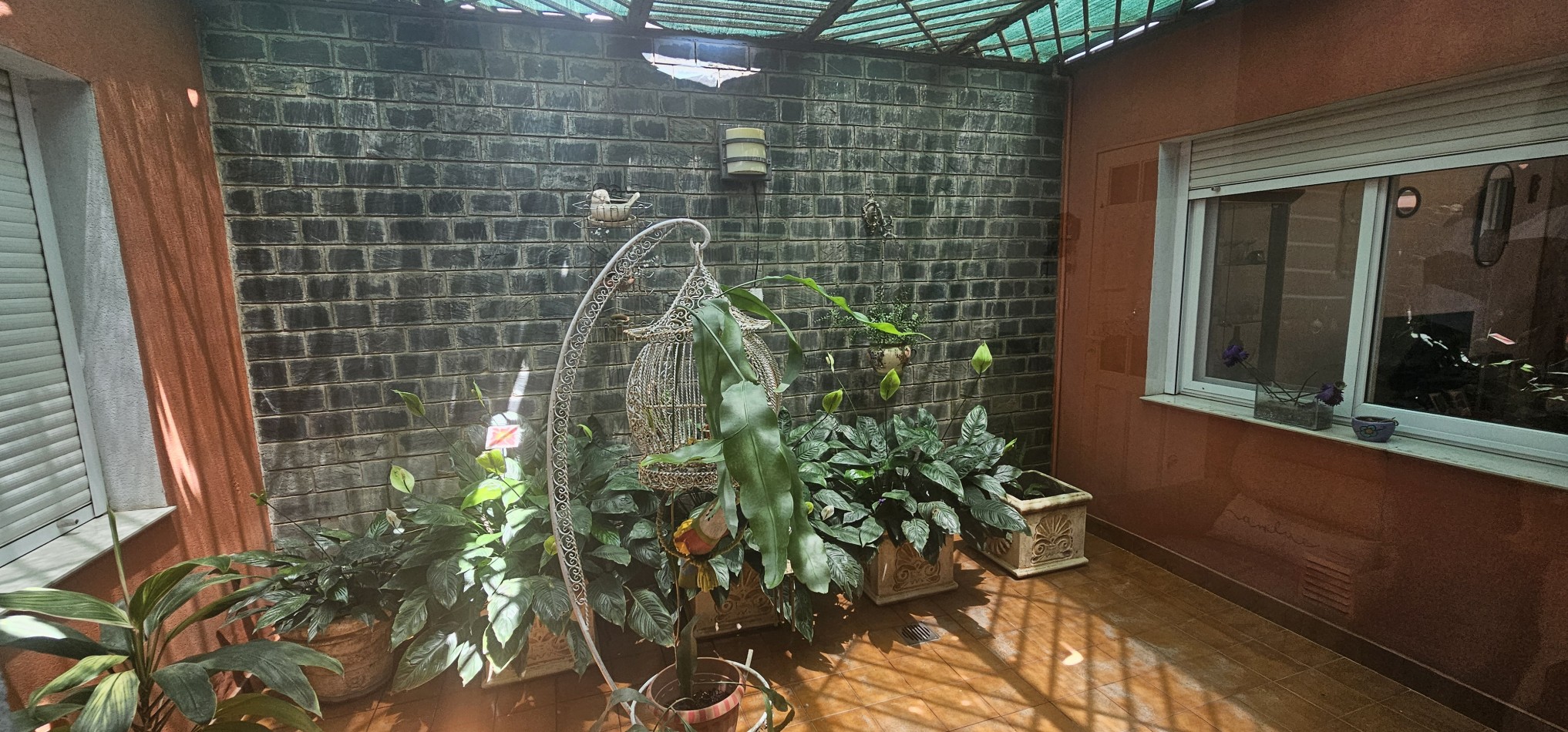 TERRA NOSTRA VENDE ESPECTACULAR PROPIEDAD EN B° CHALET !!...