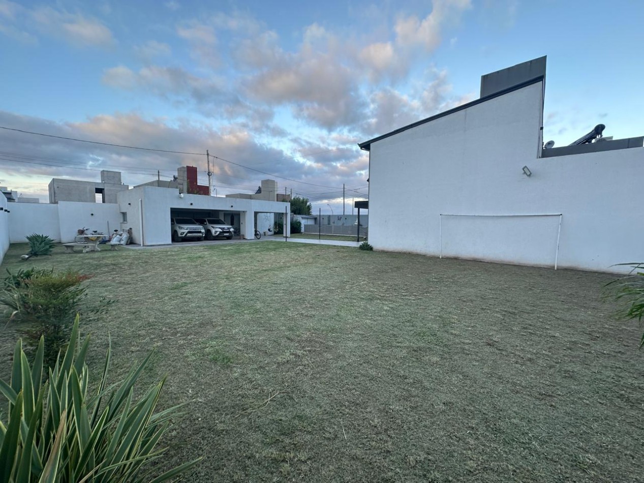 TERRA NOSTRA VENDE HERMOSA PROPIEDAD EN PARQUE LAS ROSAS !