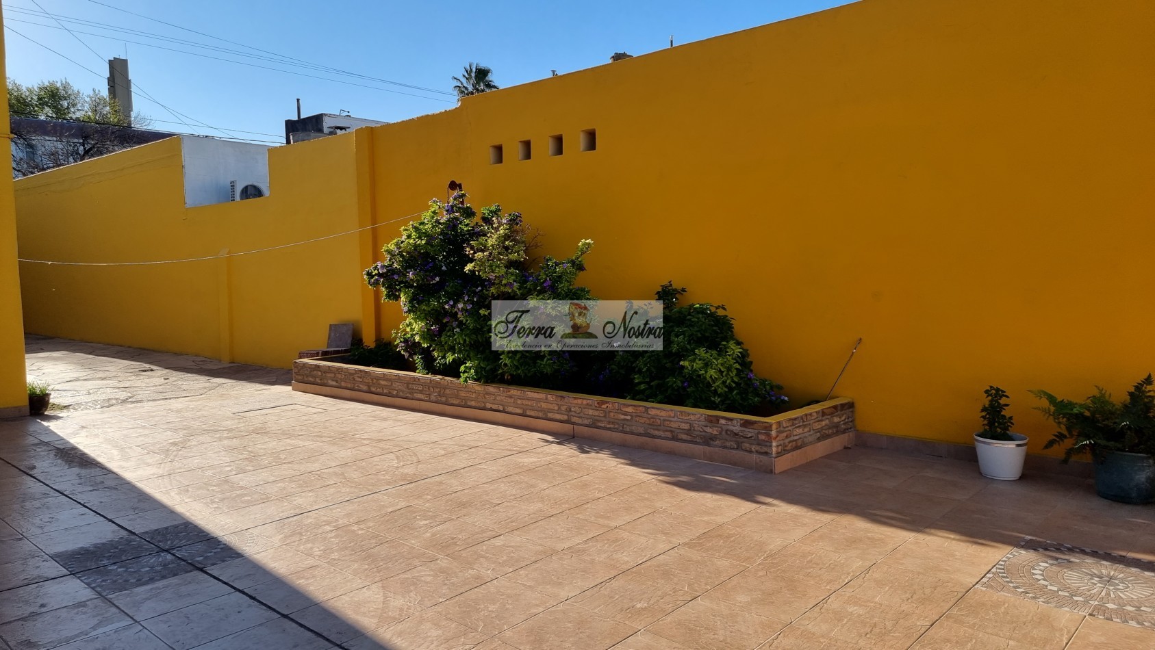 HERMOSA PROPIEDAD EN BARRIO CATEDRAL DOS UNIDADES EN UNA