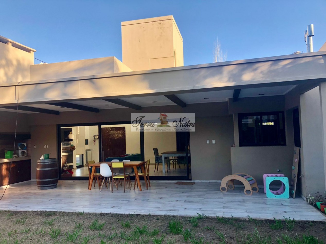 TERRA NOSTRA VENDE !!!... HERMOSA PROPIEDAD EN PALMARES I